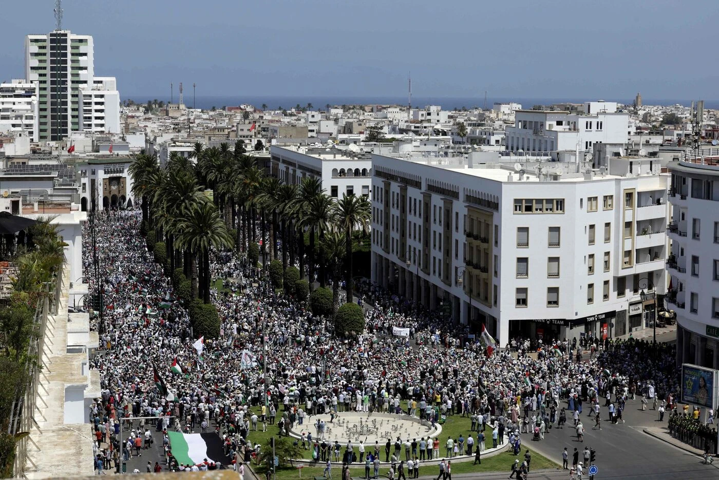 Maroc : des dizaines de milliers de personnes manifestent contre la situation « insoutenable » à Gaza