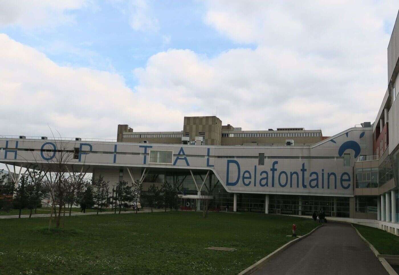 Les Pavillons-sous-Bois : un septuagénaire poignardé par une jeune femme de 30 ans