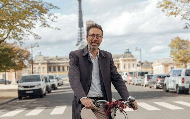 Stein van Oosteren présente son livre à Paris : « Le vélo, c’est avant tout du plaisir et de la liberté »