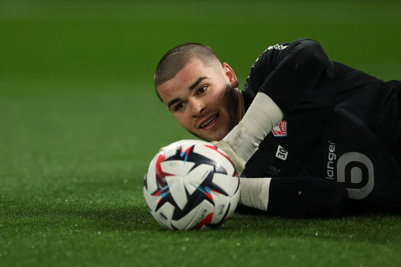 Mercato : Lucas Chevalier au PSG pour cinq ans, c’est officiel !