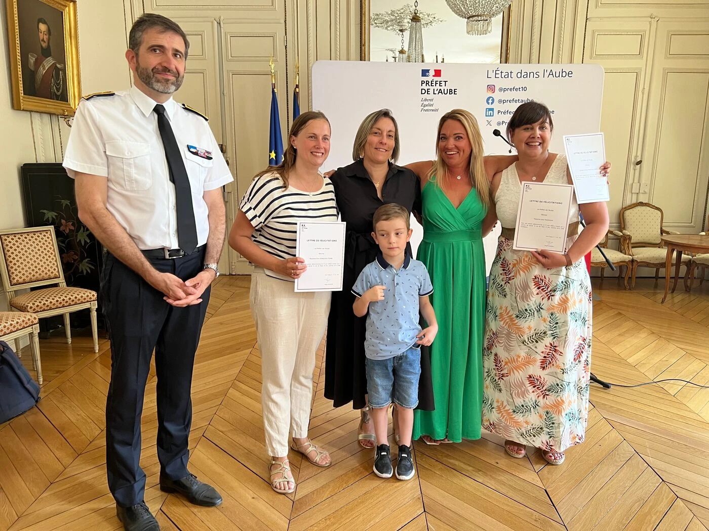 Noé sauvé d’un arrêt cardiaque à l’école maternelle de Voué : deux maîtresses et une ergothérapeute honorées par l’État