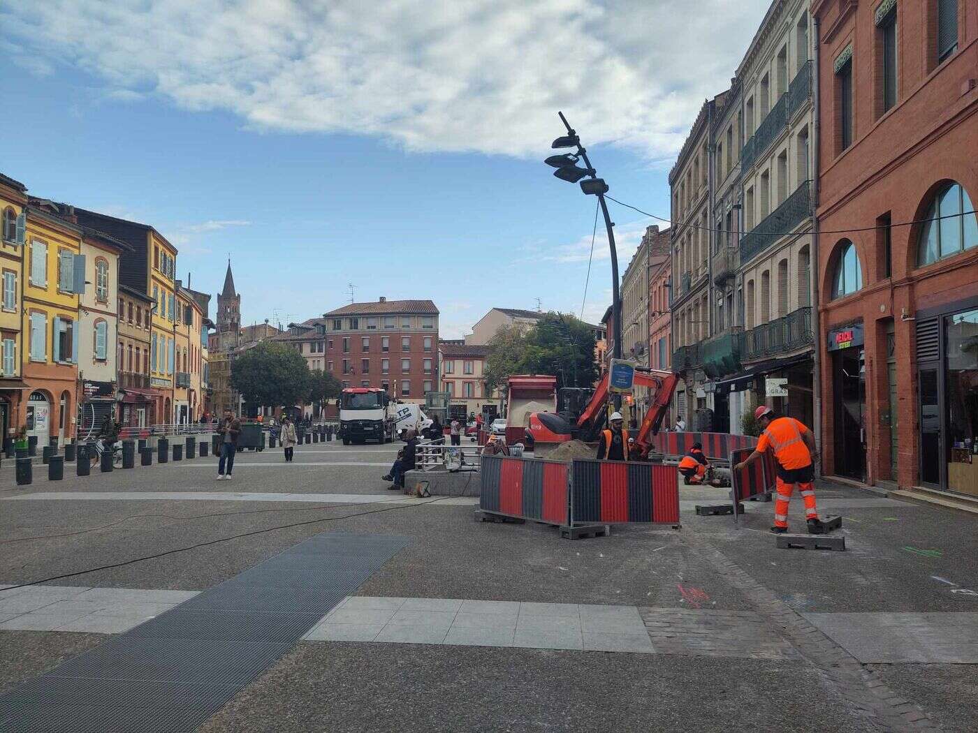 « Ça commence à bouger en fin de semaine » : à Toulouse, le quartier Arnaud-Bernard en voie de gentrification