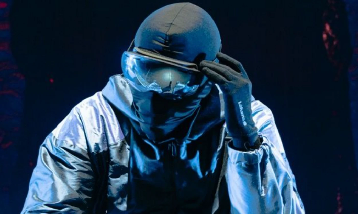 « Mon anxiété ne me permet même pas de sortir de chez moi depuis plus d’un an » : le rappeur Houdi annule sa tournée 2026