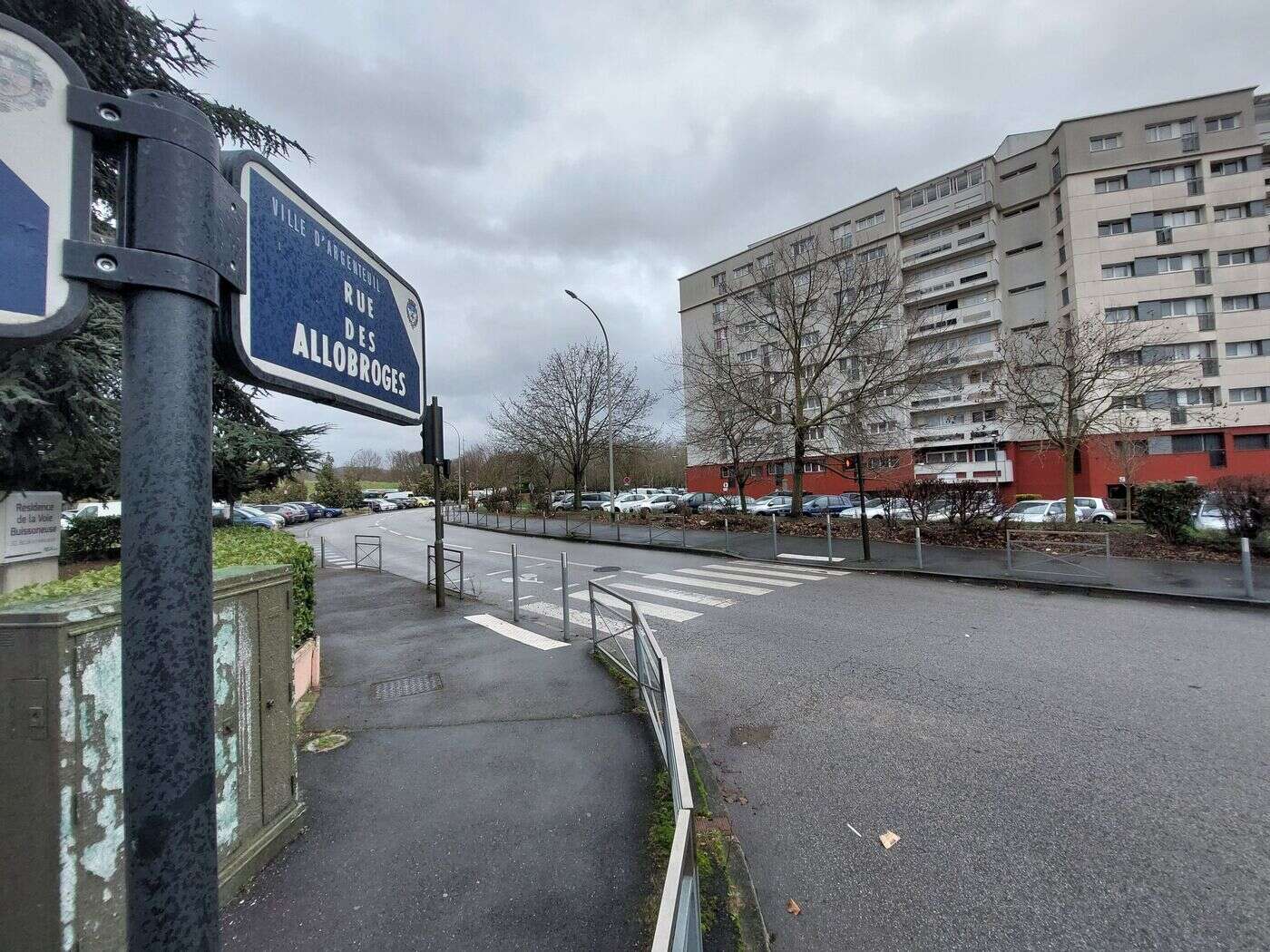 Enlèvement, tir d’armes à feu: à Argenteuil, un homme de 25 ans blessé par balle