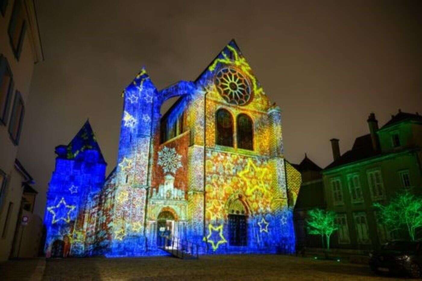 Le centre-ville de Chartres fait son cirque pour Noël : « On n’a pas réduit la voilure »