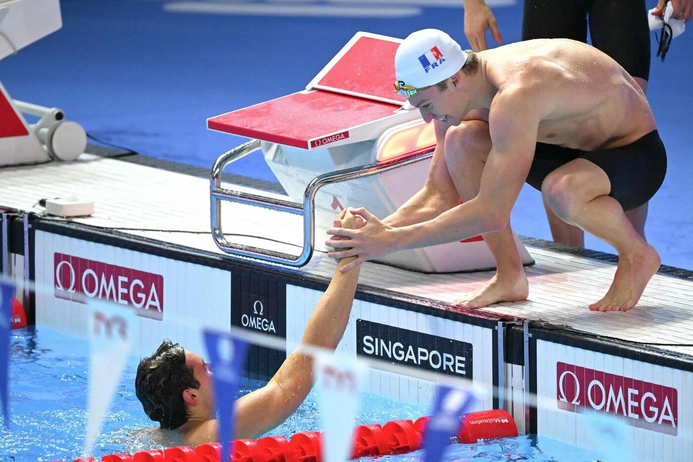 Mondiaux de natation : la vidéo de la belle médaille d’argent du relais quatre nages avec Marchand et Grousset