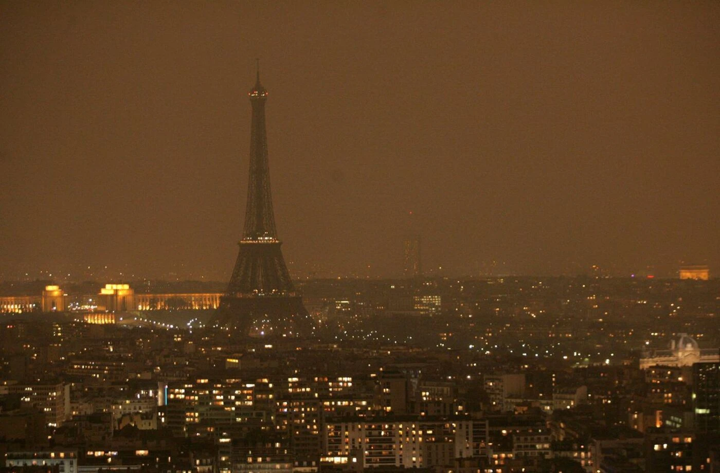 « Nous continuerons inlassablement à vous le demander » : la tour Eiffel s’éteindra-t-elle en hommage à Gaza ?