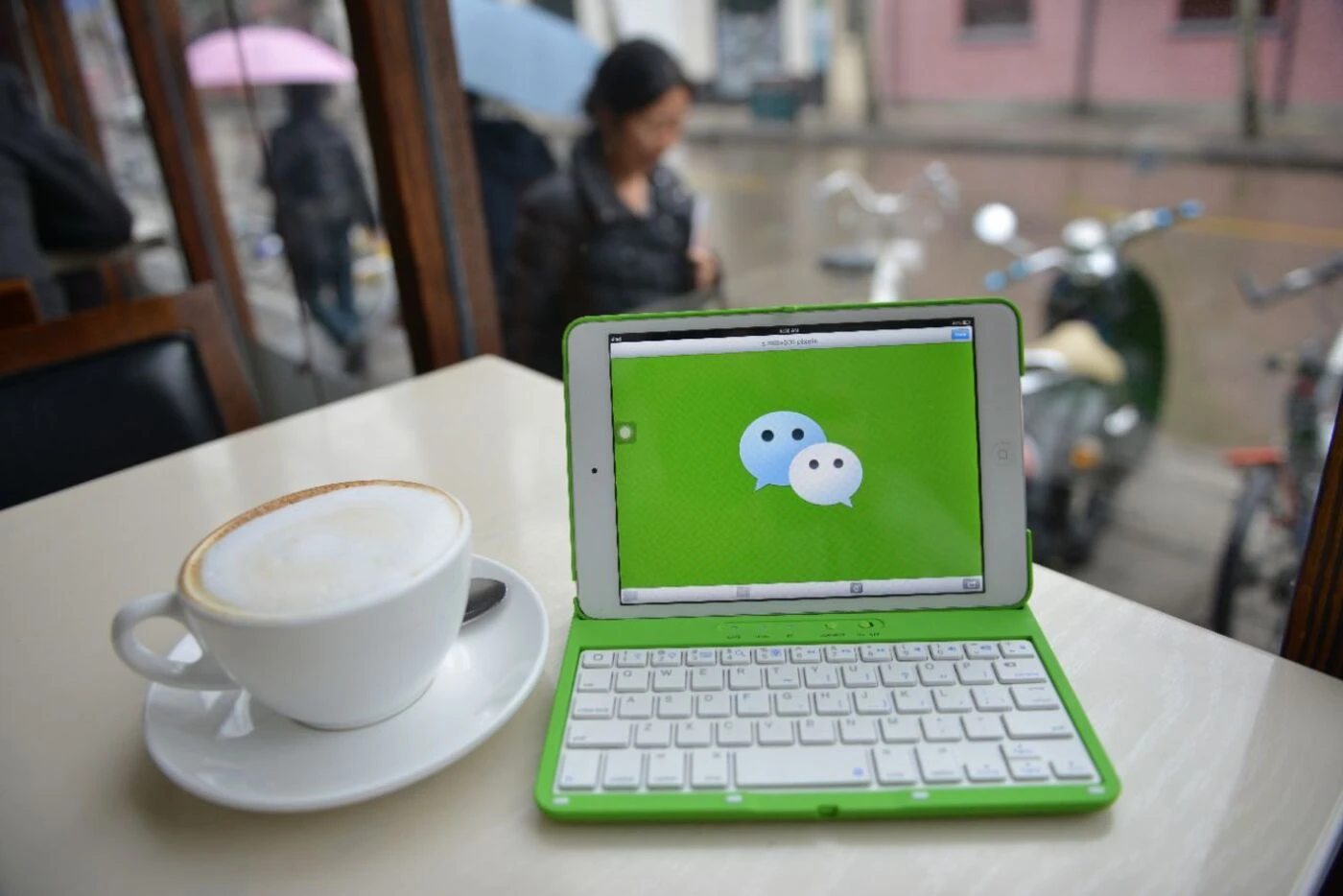 Ne pas révéler des « secrets d’État » sur les réseaux sociaux : l’étonnant avertissement de la Chine à ses fonctionnaires « débutants »