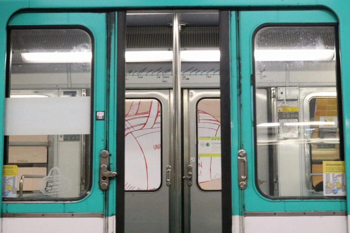 Paris : le trafic du métro interrompu sur la ligne 6 après un « accident grave de personne »