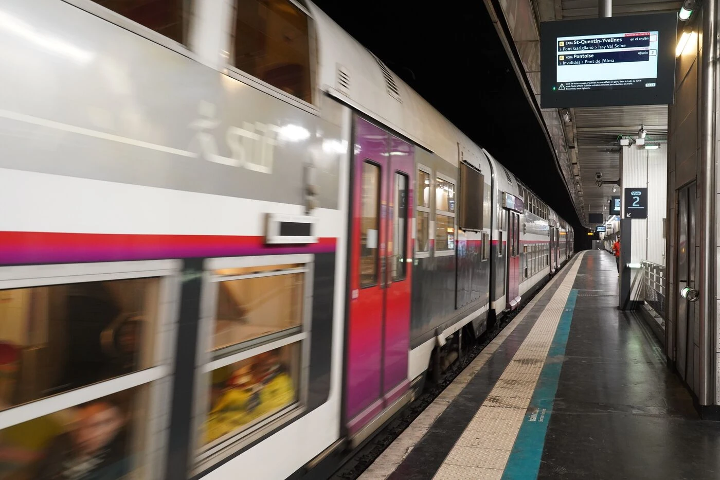 Paris : accident mortel sur le RER C, le trafic paralysé