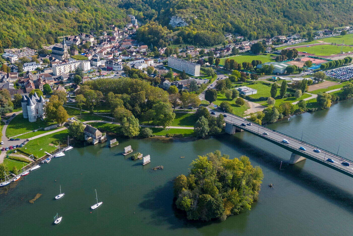 « Ils ont eu un excellent réflexe » : une adolescente sauvée de la noyade par deux agents de la voirie dans l’Eure