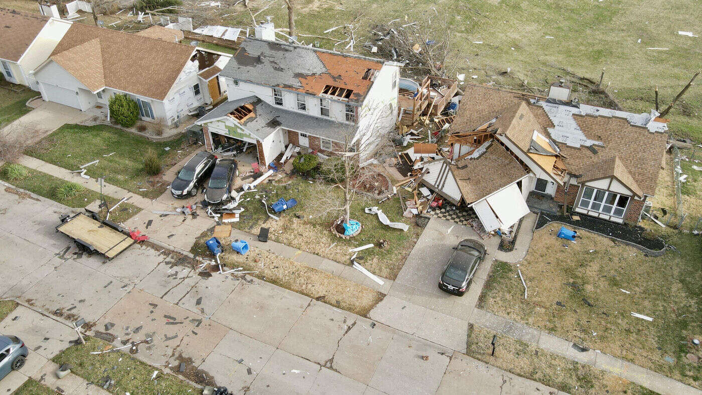 Des centaines d’incendies, évacuations, au moins cinq morts… les États-Unis traversés par des tornades meurtrières