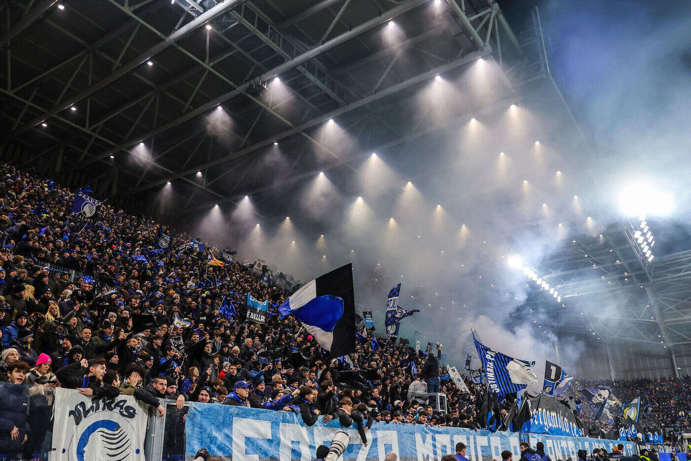 Football : interdiction de stade en France pour un supporter italien après des mimiques de singe à Marseille