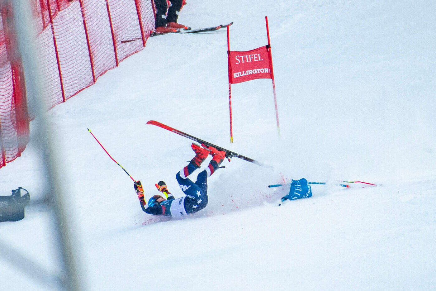 Ski alpin : la vidéo de la terrible chute de Mikaela Shiffrin en course pour une 100e victoire