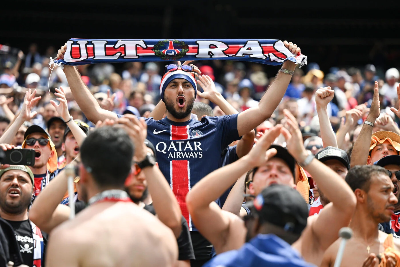 « On dort peu, on chante beaucoup » : avec 2 000 fans bouillants, le PSG a remporté le match des tribunes