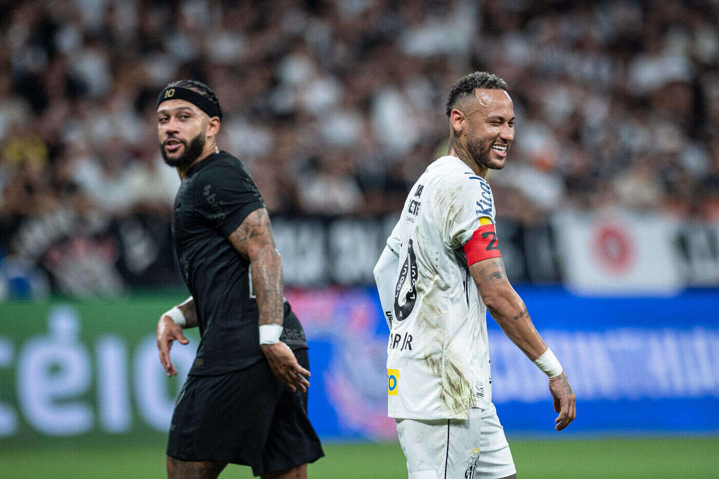 « Il est vraiment différent… », Neymar charge le… ballon pour justifier son retour poussif au Brésil