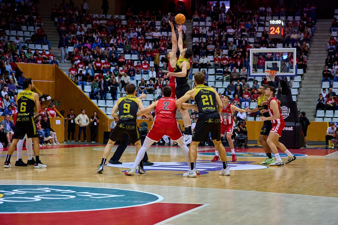 Basket : pour « garantir la sécurité de toutes les personnes » Tenerife et Manresa joueront à huis clos des équipes israéliennes