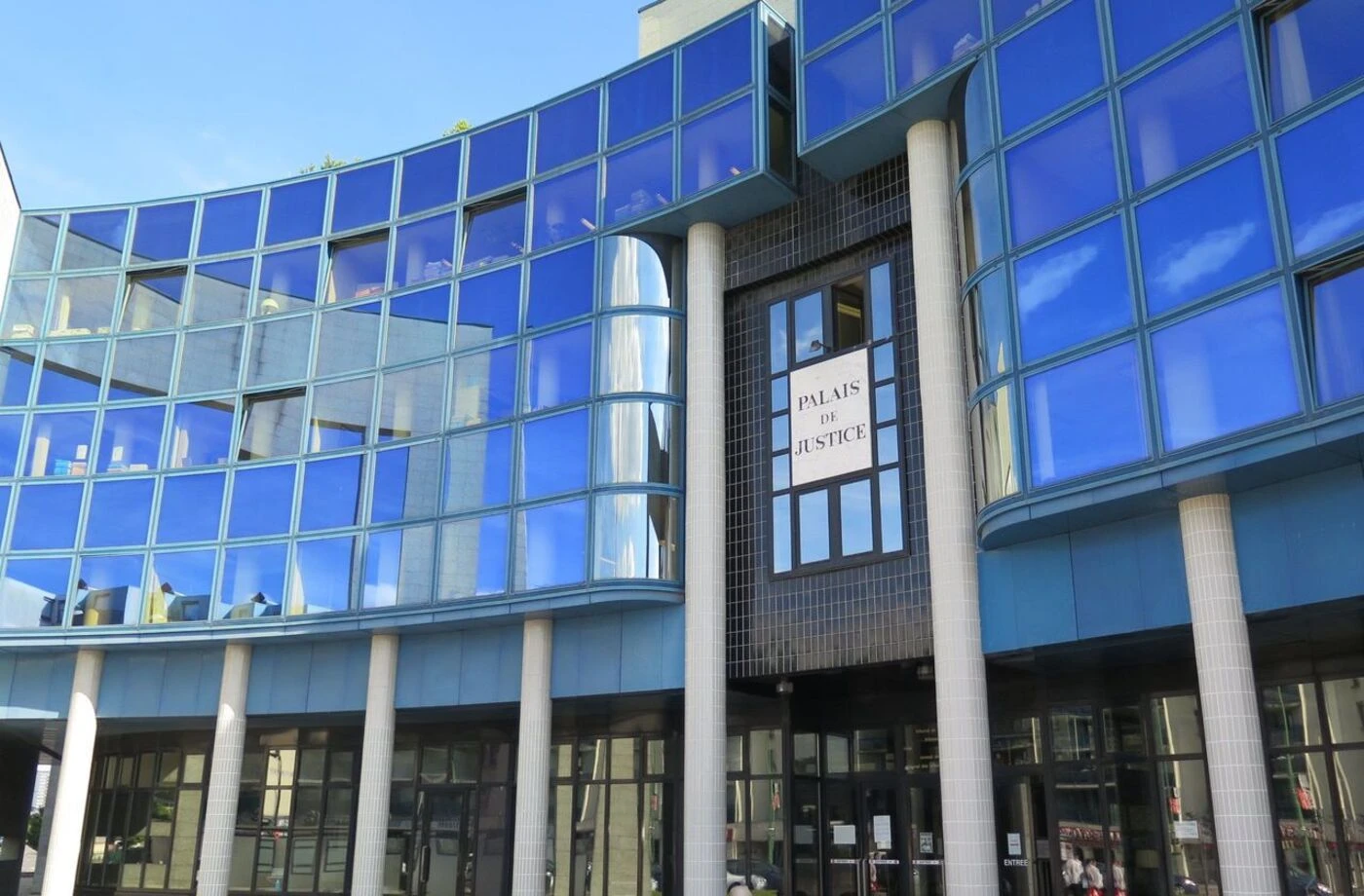 Chelles : leur nom disparaît de la boîte aux lettres, deux frères agressent leur voisine