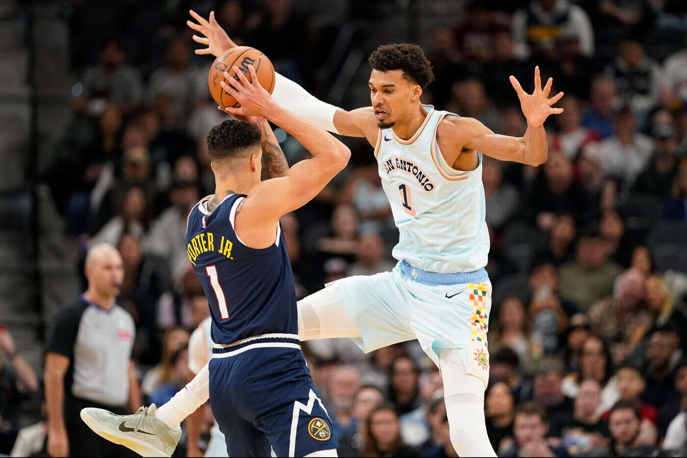 NBA : les Spurs battus à domicile par Denver, Nikola Jokic prend sa revanche sur Victor Wembanyama