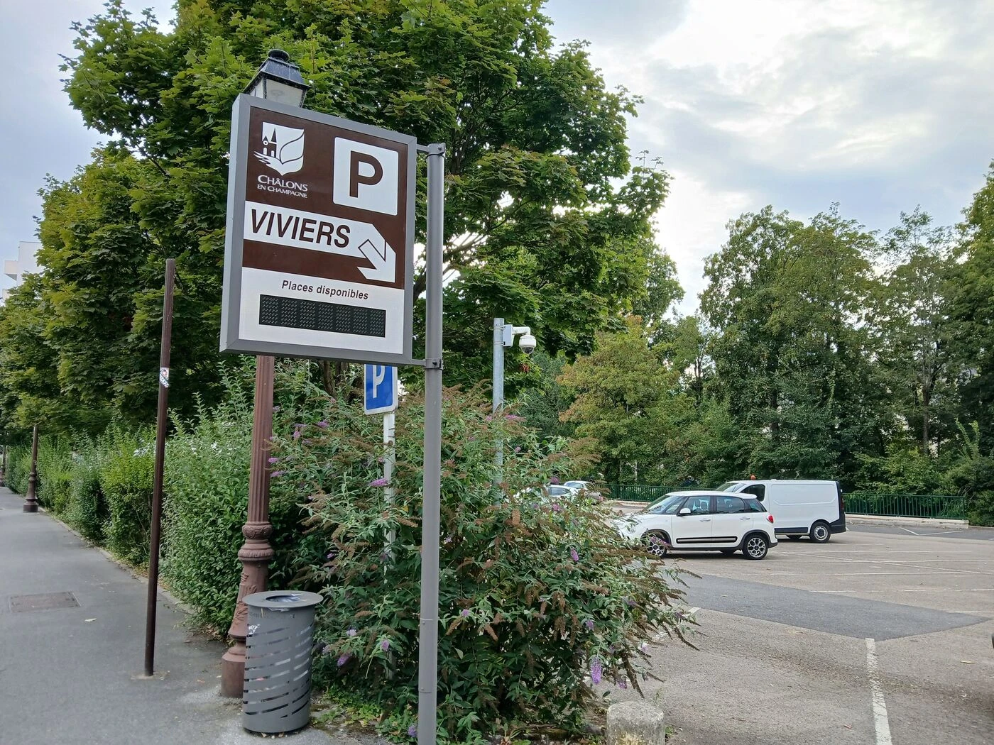 Après des tirs controversés, Châlons-en-Champagne va tester un pigeonnier contraceptif