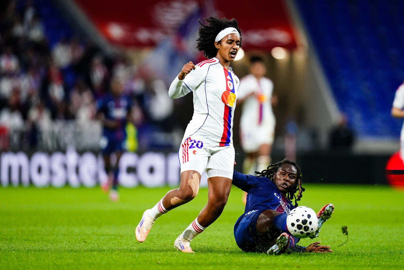 Lyon - Sankt Pölten (3-0) : la vidéo du lob sublime de 40 mètres de la Lyonnaise Yohannes en Ligue des champions