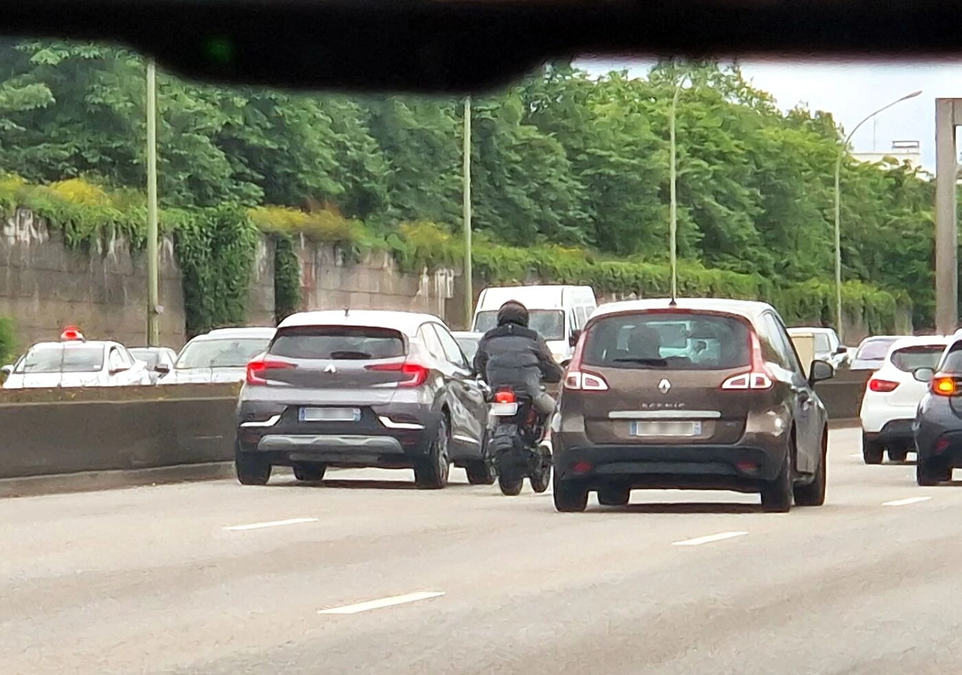 Salarié avec une voiture de fonction ? Pourquoi vous allez payer plus d’impôts