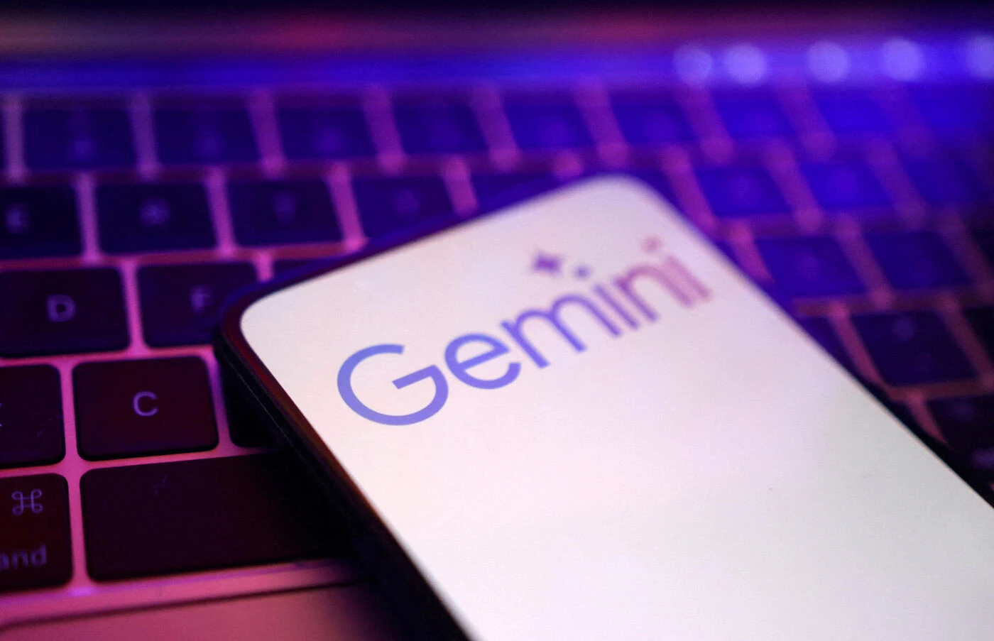 Intelligence artificielle : Google ajoute des garde-fous à Gemini pour prévenir la dépendance des jeunes
