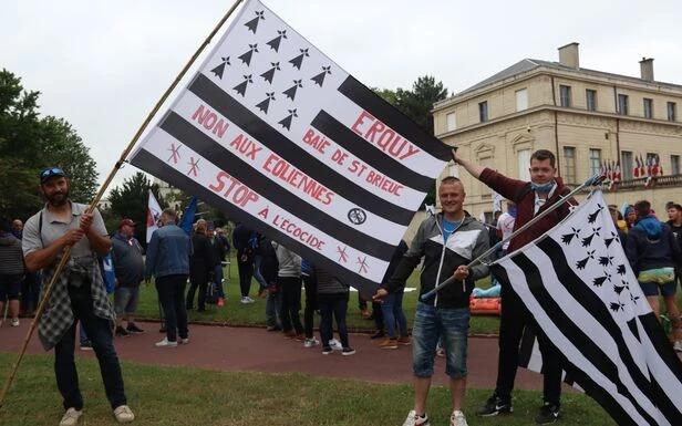 Les pêcheurs se mobilisent à Caen contre les parcs éoliens en mer