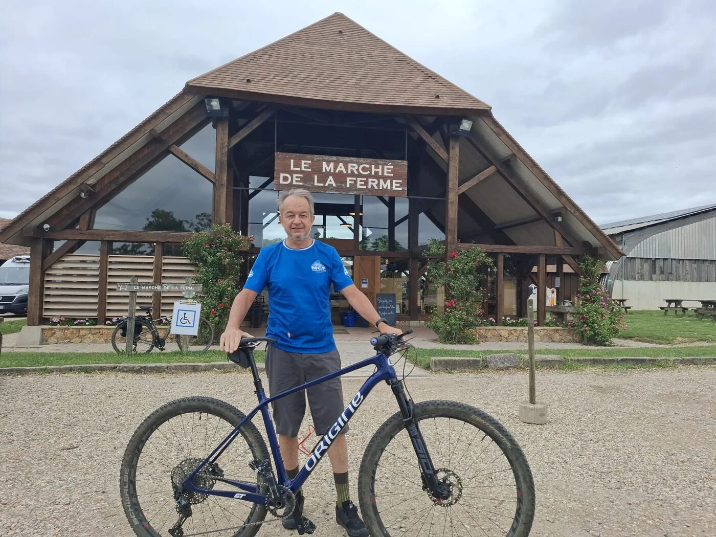« Faire découvrir la campagne à Paris »... Sur le plateau de Saclay, une visite commentée à vélo des fermes et de la nature