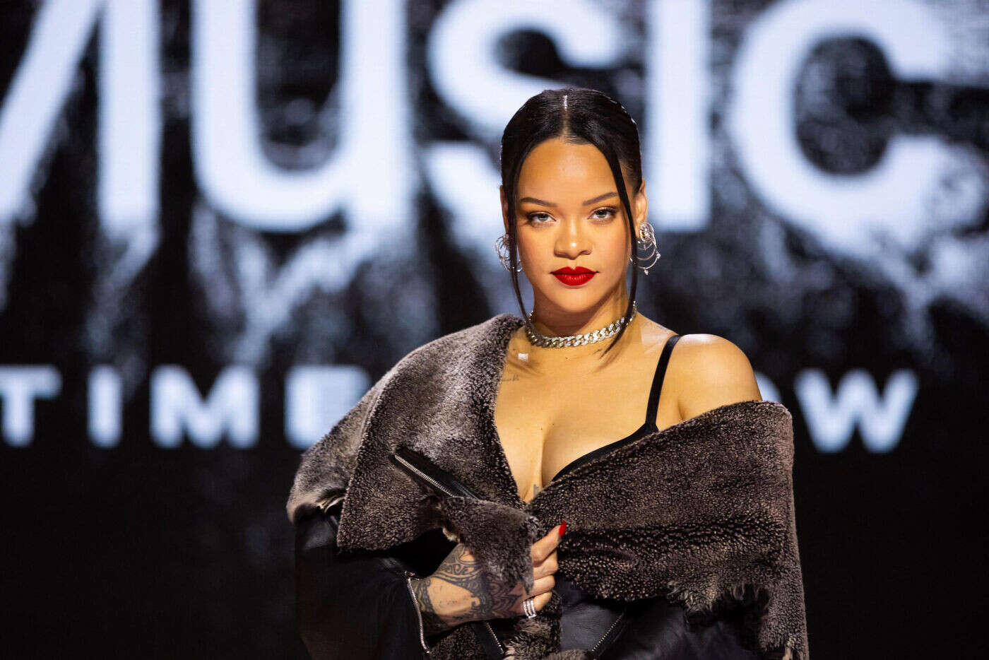 « Je n’ai pas bu de toute l’année » : Rihanna réussit son défi « 2024 sans alcool »