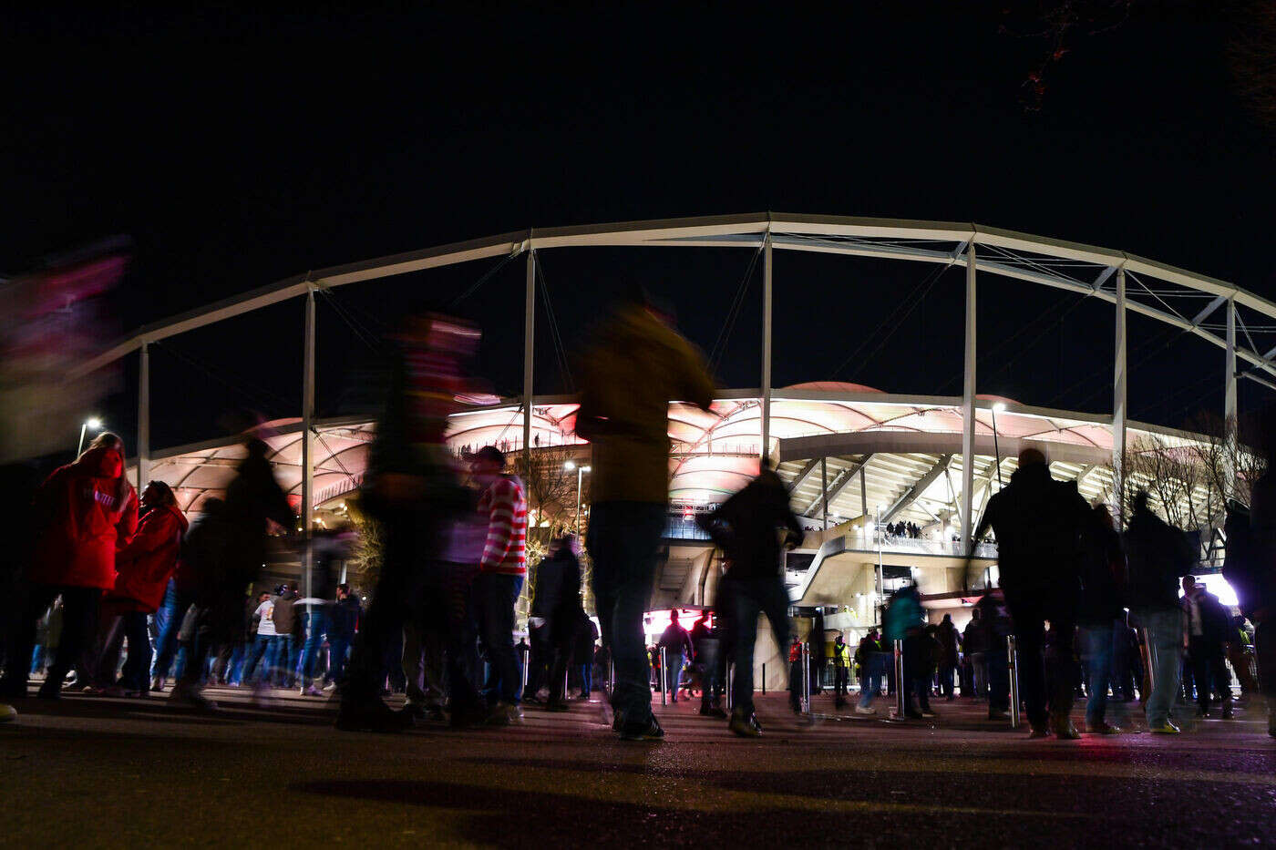 Stuttgart-PSG : pas de cortège, les supporters parisiens arrivent en ordre dispersé