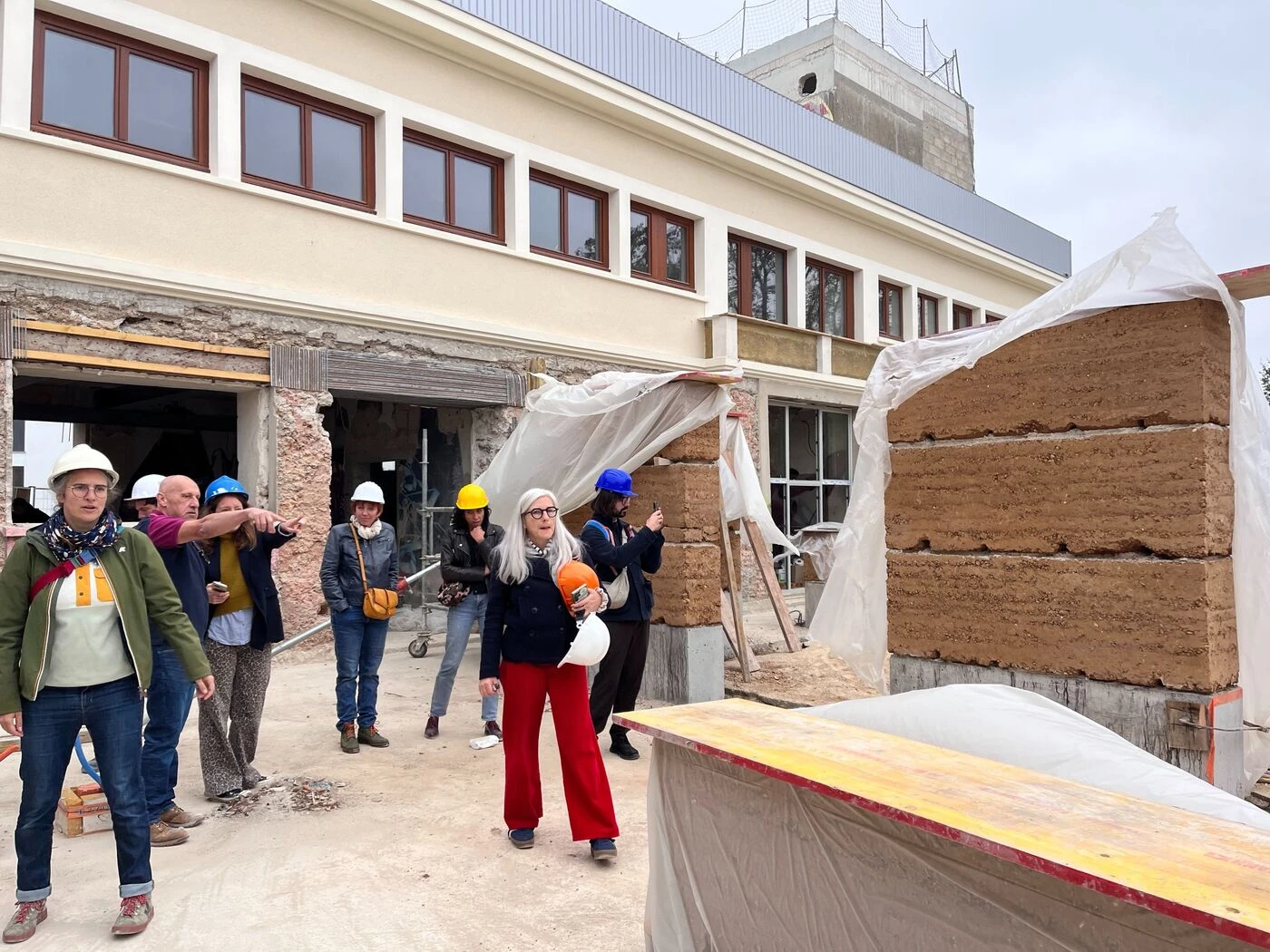 Une « méthode ancestrale » innovante : le pisé, un pari écologique pour la création du tiers-lieu à Marcoussis