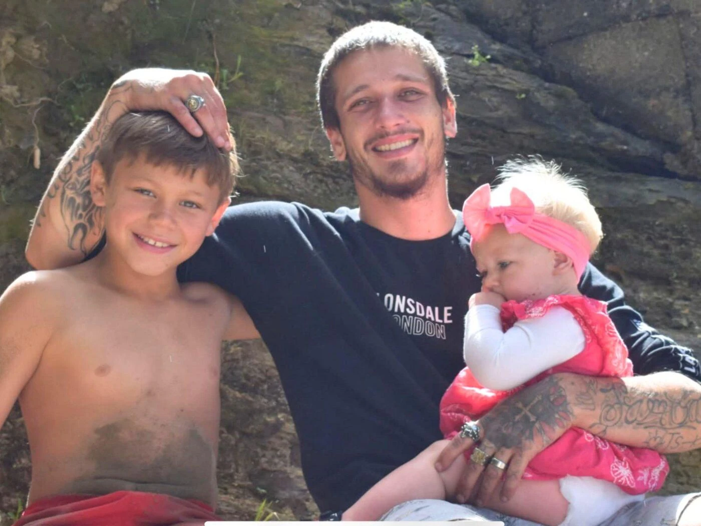 « Les rires se sont transformés en panique » : un père qui jouait avec ses enfants meurt enseveli sous une dune de sable