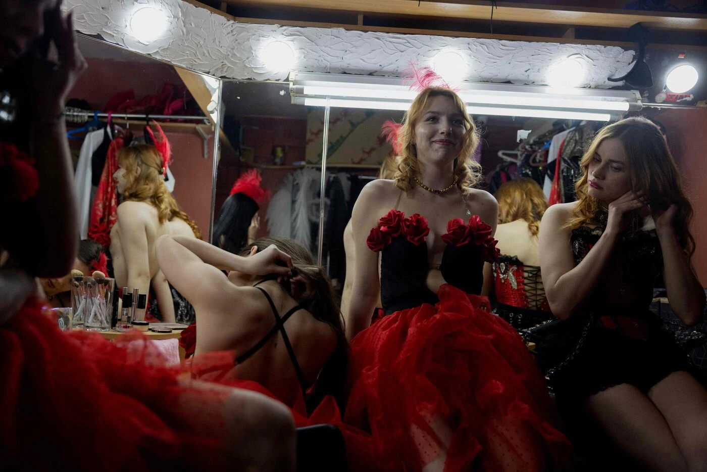 Guerre en Ukraine : « les ténèbres ressortent », quand les soldats « oublient » l’horreur du front dans un club strip-tease