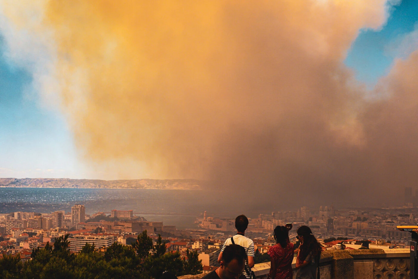Incendies : pourquoi vaut-il mieux se confiner plutôt que fuir face à l’arrivée des flammes ?
