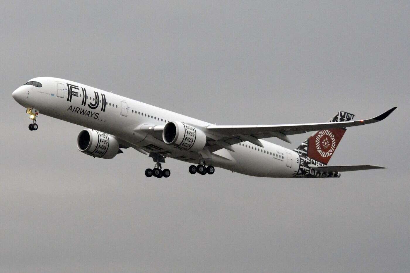 « Raciste et vulgaire » : l’équipage d’un vol Fiji Airways tente de scotcher la bouche d’une passagère ivre et ingérable