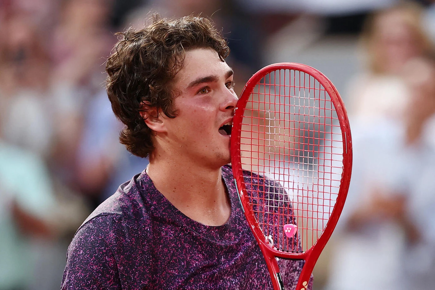 « Incroyable de vivre cette expérience » : Joao Fonseca, l’acte de naissance d’un crack à Roland-Garros