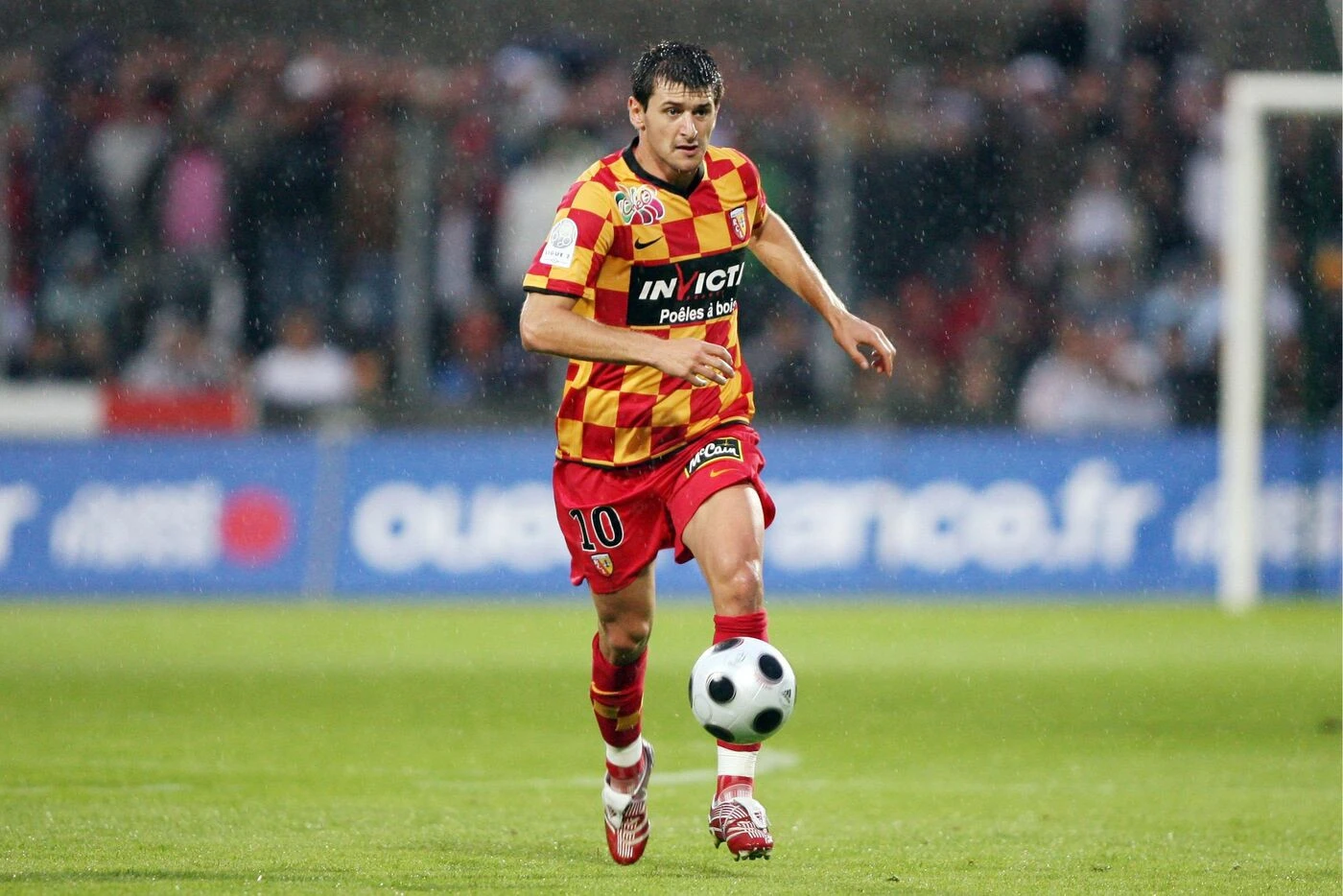 Un « bombardier » habile avec le ballon… Qui était Dejan Milovanovic, ancien du RC Lens décédé en plein match ?