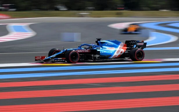 Bleu, blanc, rouge... Les Français prennent des couleurs au Castellet pour le Grand Prix de France de F1