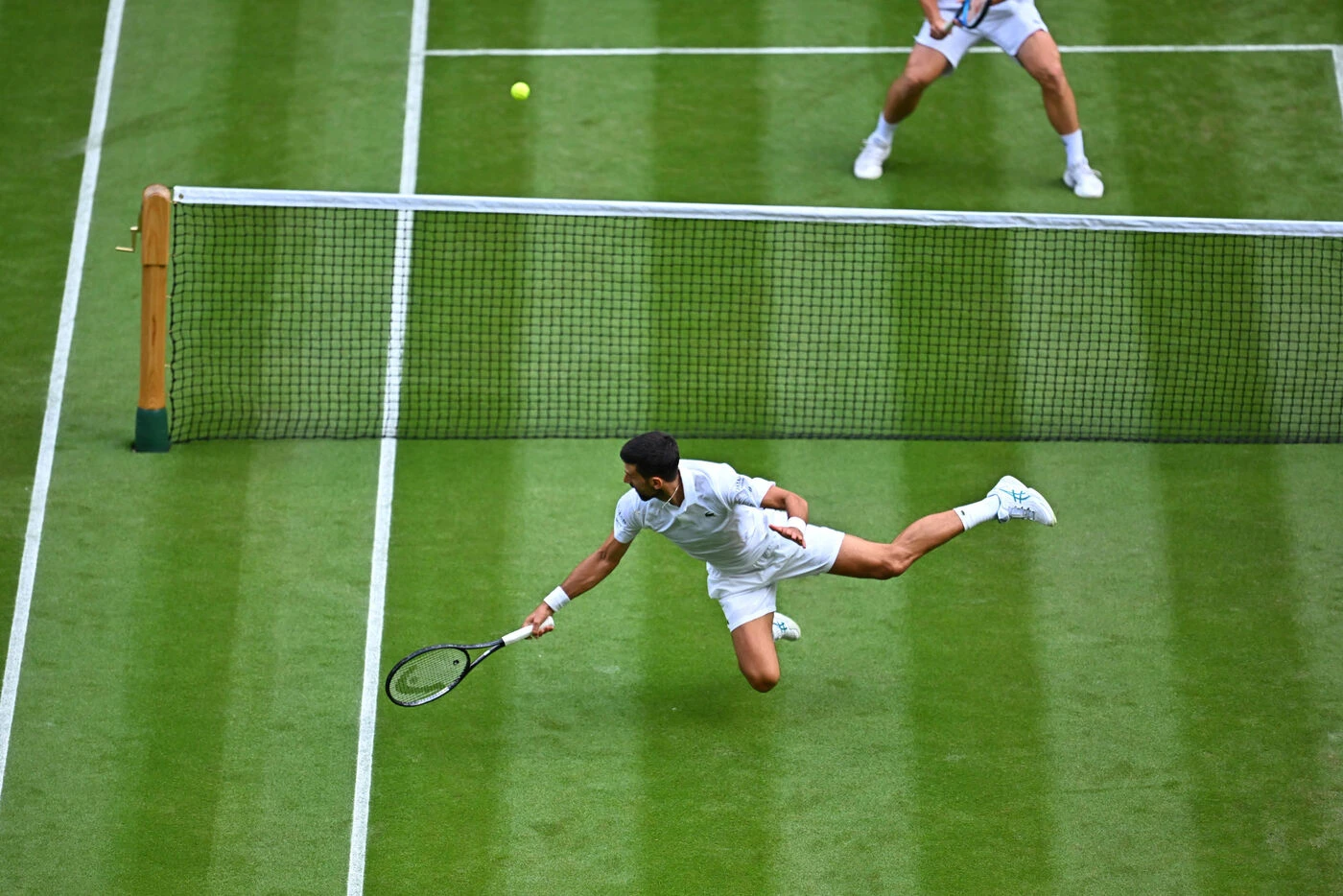 Wimbledon : le magnifique point remporté par Novak Djokovic, inusable à 38 ans