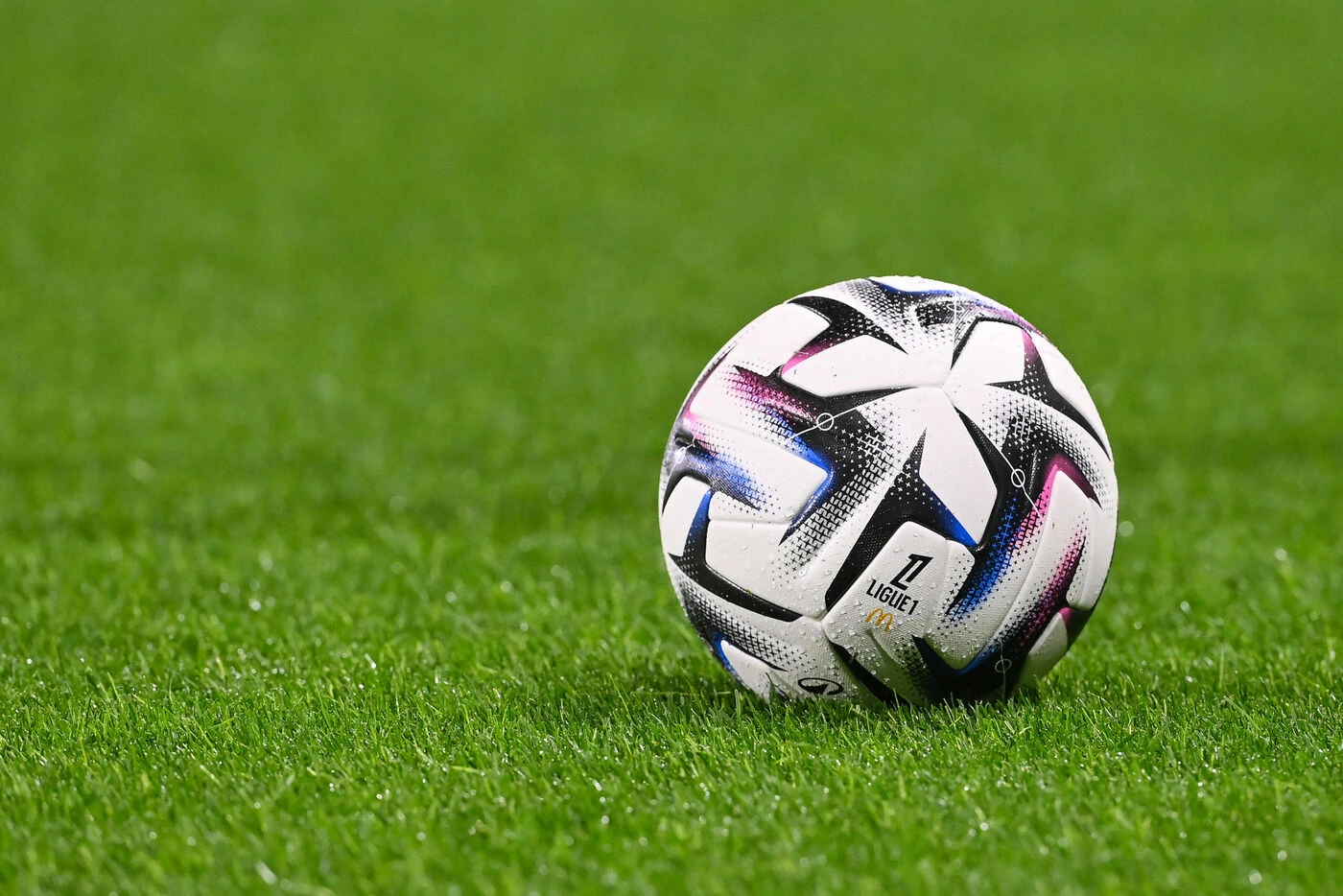 Football : la plate-forme Ligue 1 + souhaiterait codiffuser les matchs des Bleuets