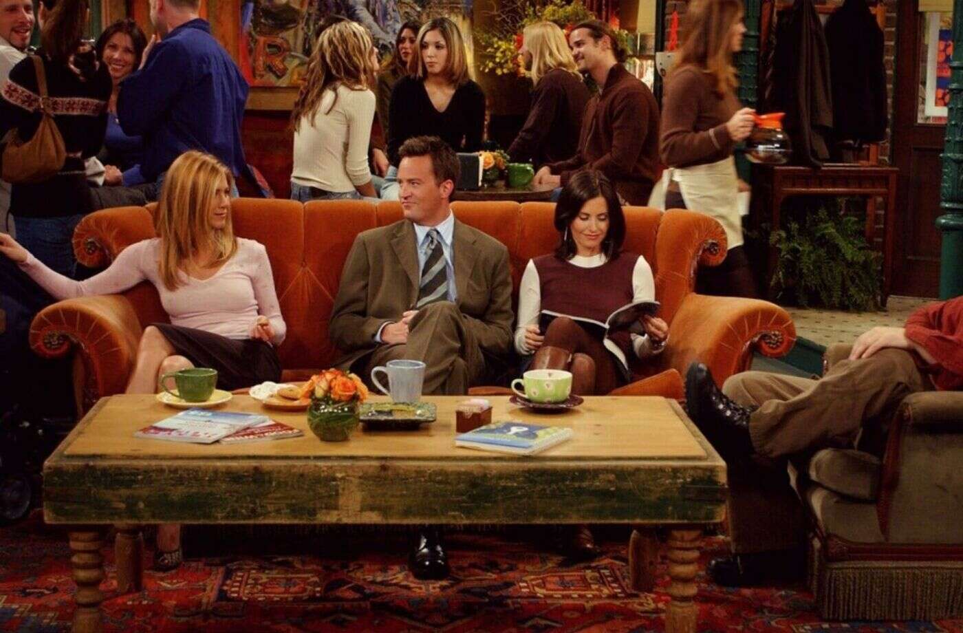 « Friends » : un ancien acteur de la série culte assure avoir entendu des propos racistes lors d’un tournage