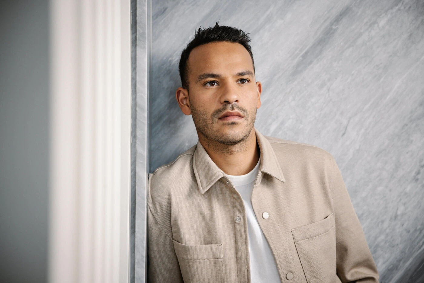 Mohamed Bouhafsi quitte RTL pour se concentrer sur la présentation de « C à vous »