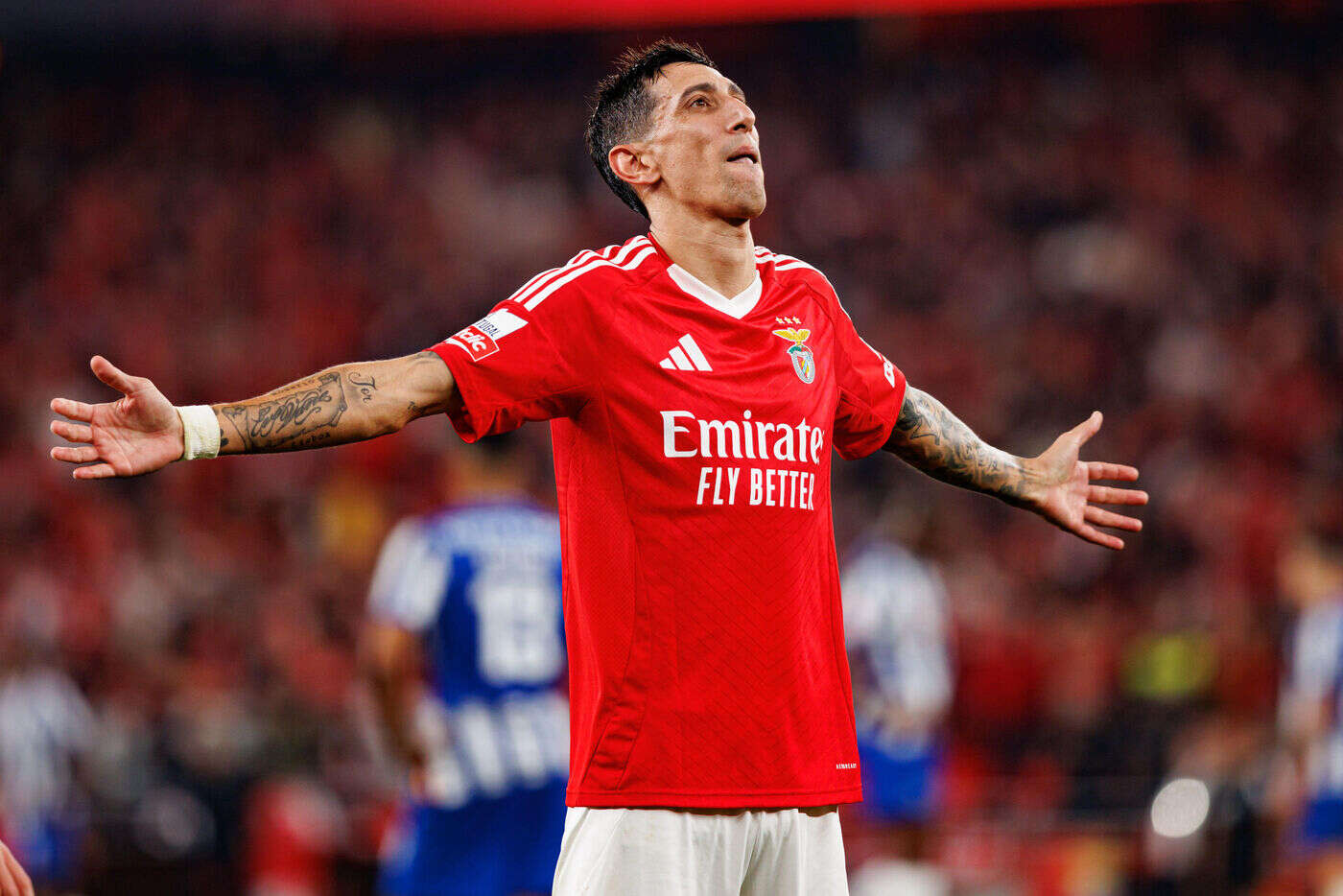 Football : la vidéo de l’exceptionnel retourné acrobatique d’Angel Di Maria avec le Benfica