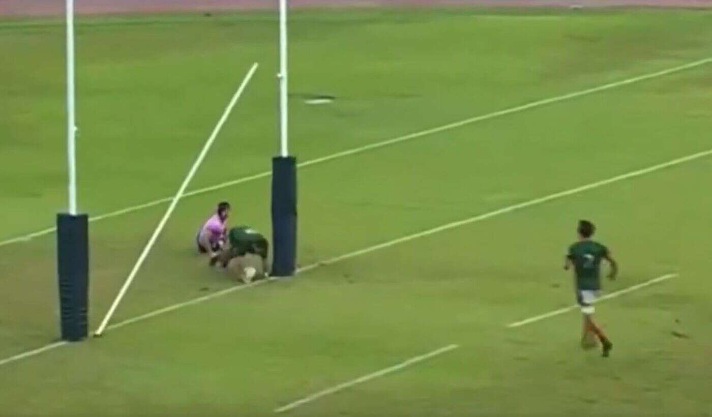 Rugby à 7 : un joueur mexicain percuté par la barre transversale après avoir inscrit un essai