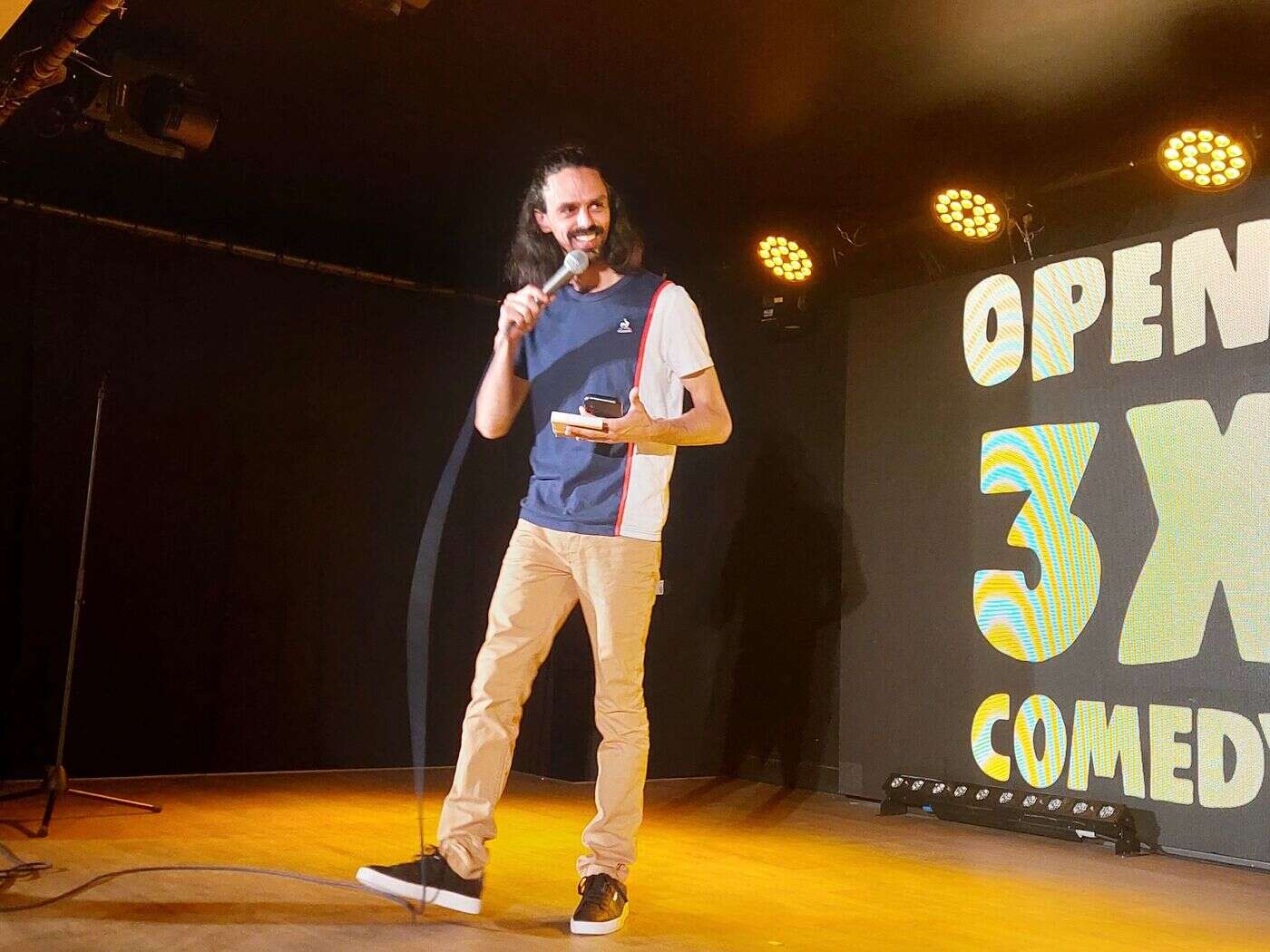 Stand-up, bide et applaudissements...  À Troyes, une association donne leur chance aux humoristes émergents