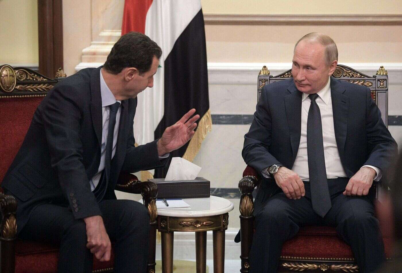 « Je n’ai rien à vous dire » : le Kremlin refuse de confirmer que Bachar al-Assad est réfugié en Russie après avoir fui la Syrie