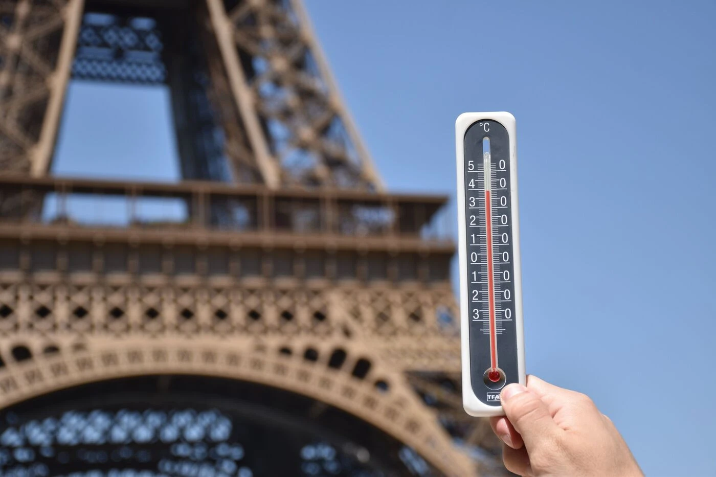 Chaleur à Paris : des températures de journée en pleine nuit, de niveau tropical dans le centre