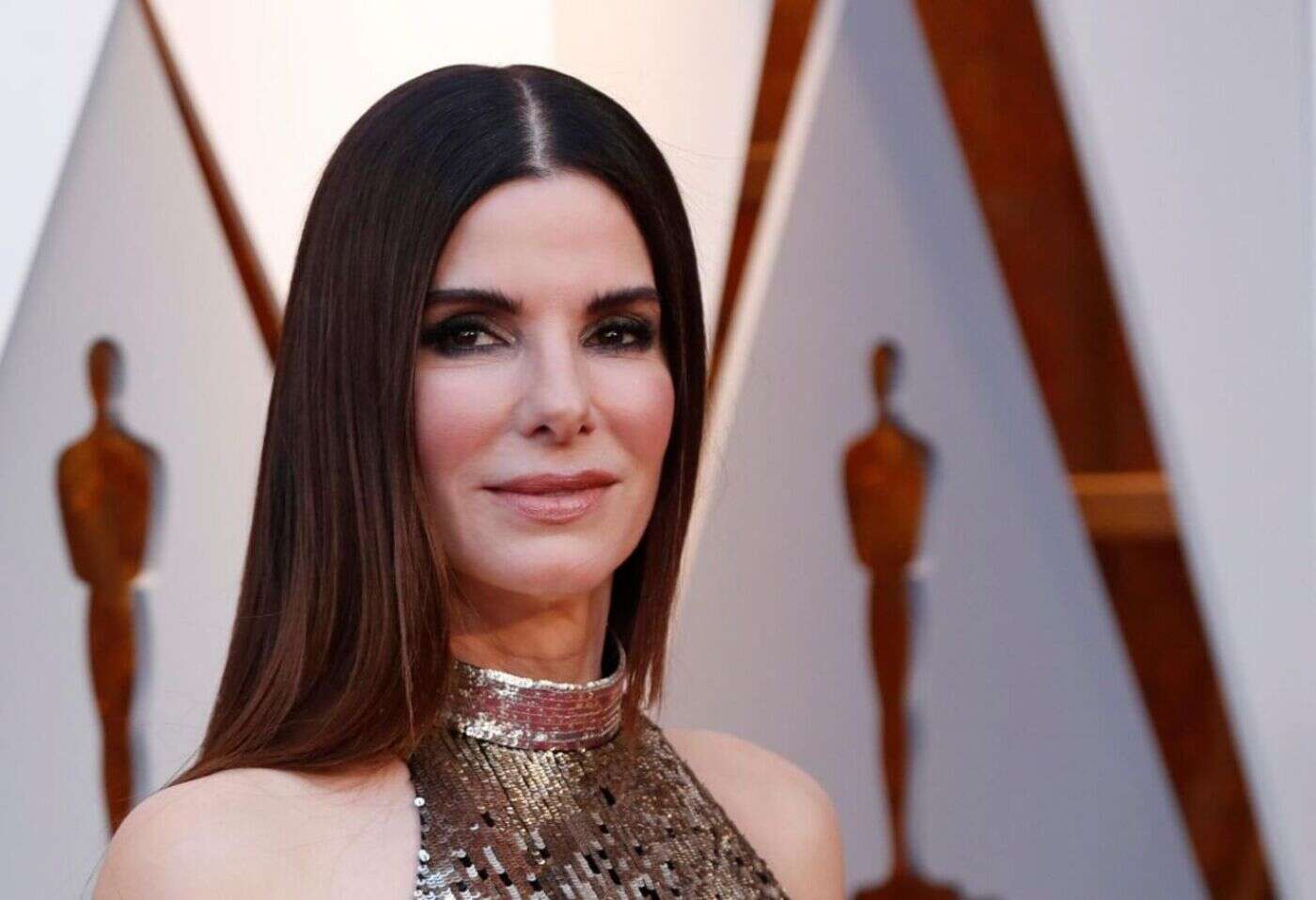 Après l’affaire du faux Brad Pitt, Sandra Bullock met en garde ses fans contre des escrocs se faisant passer pour elle