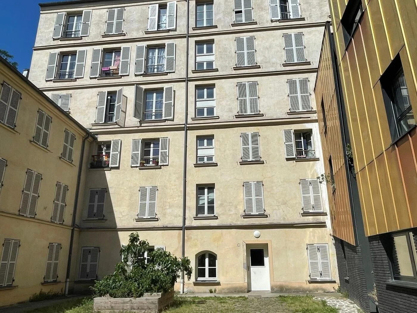 Paris : soupçonné d’avoir tué son frère et blessé sa mère, l’adolescent de 16 ans admis en psychiatrie